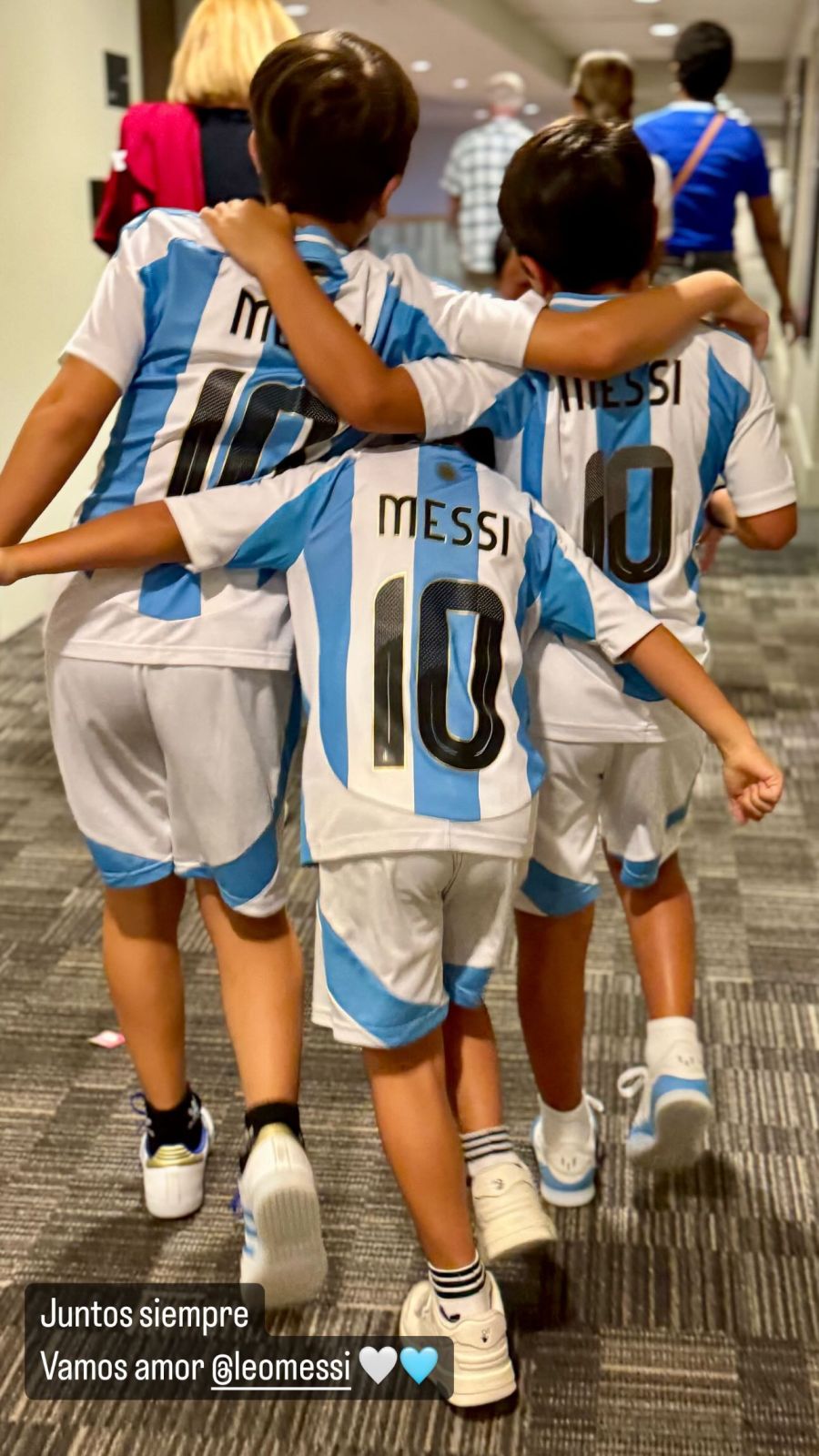 Así fue el festejo de Antonela Roccuzzo junto a sus hijos tras la clasificación de Lionel Messi con Argentina