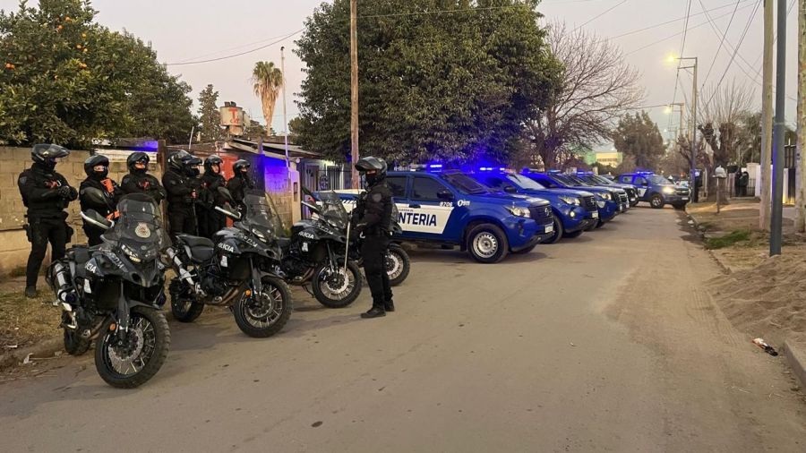 operativo policial en barrio Argüello