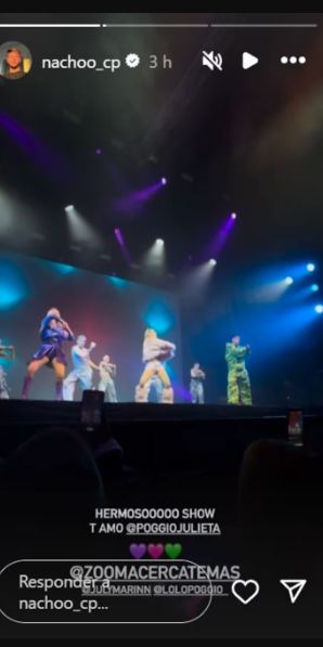 Nacho Castañares en el show de Juli Poggio