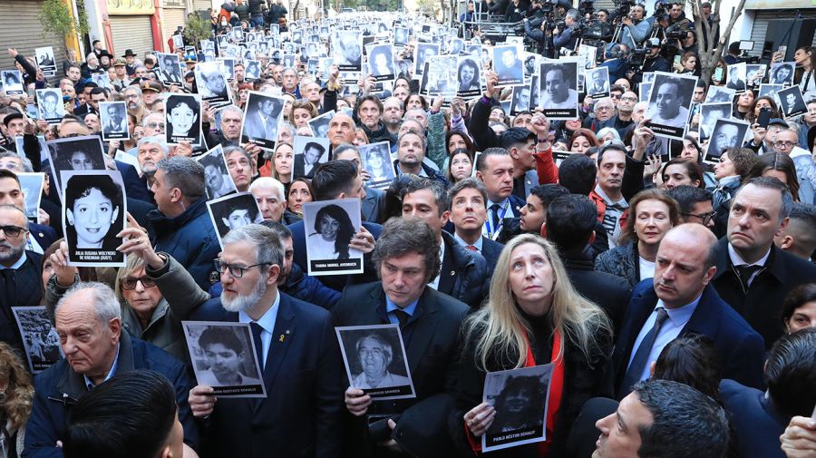 El presidente Javier Milei en el Acto del 30 aniversario del atentado en la sede de AMIA