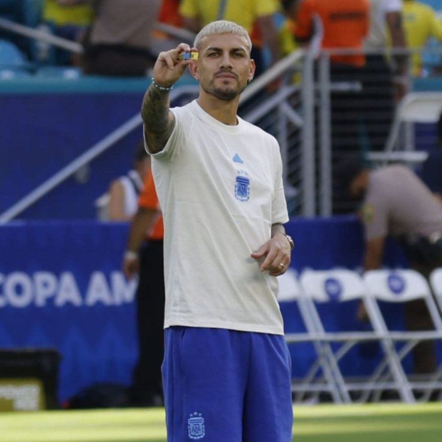 Paredes y su amor por Boca hasta en los caramelos que come en la previa de los partidos de Argentina. 