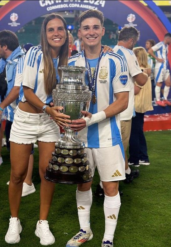 Julián Álvarez y Emilia Ferrero