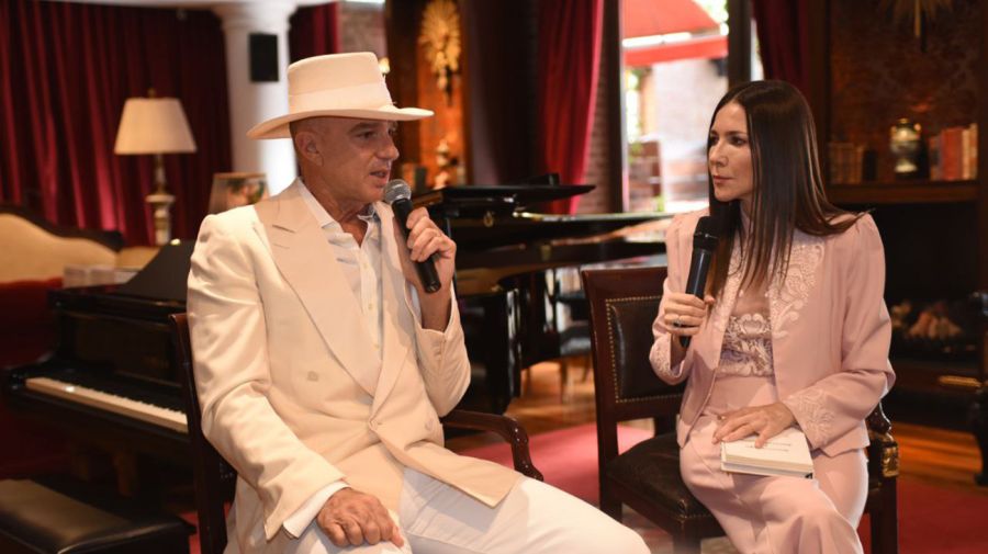 Presentación del libro de Alan Faena