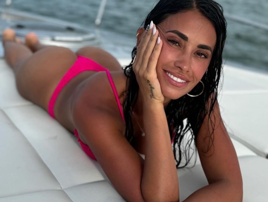 Antonela Roccuzzo y Lionel Messi disfrutan de sus vacaciones en un yate de lujo