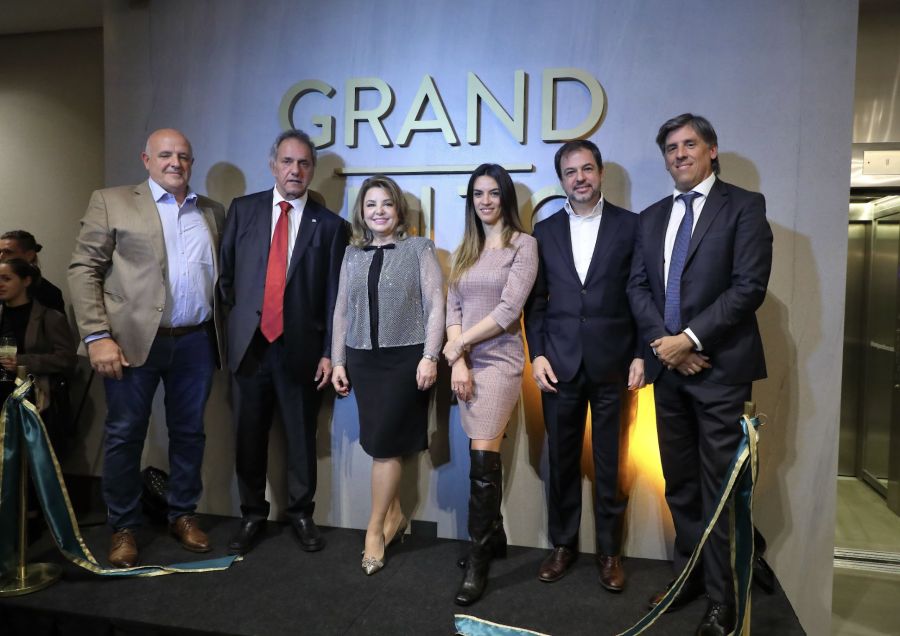 Jorge Fernández, Daniel Scioli, Claudia Álvarez Argüelles, Yanina Martínez, Valentín Díaz Gilligan y Eduardo Boccardo