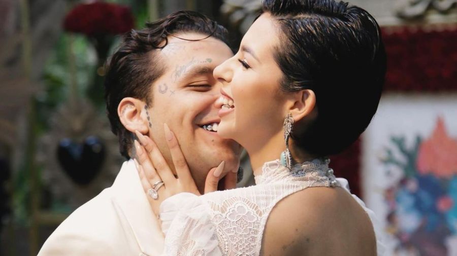 Christian Nodal y Angela Aguilar recien casados