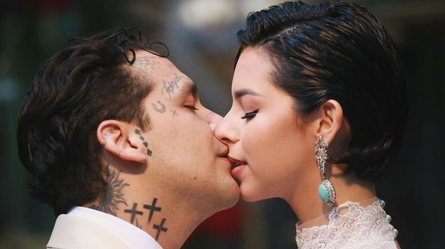 Christian Nodal y Angela Aguilar recien casados