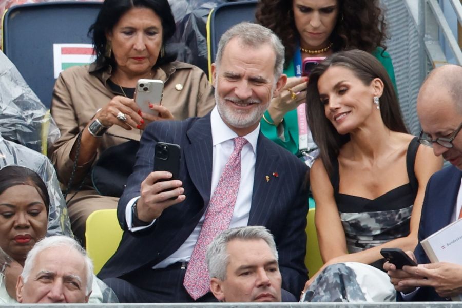 Una a Una, las fotos de Letizia Ortiz y Felipe VI apoyando a la delegación española en Juegos Olímpicos 2024