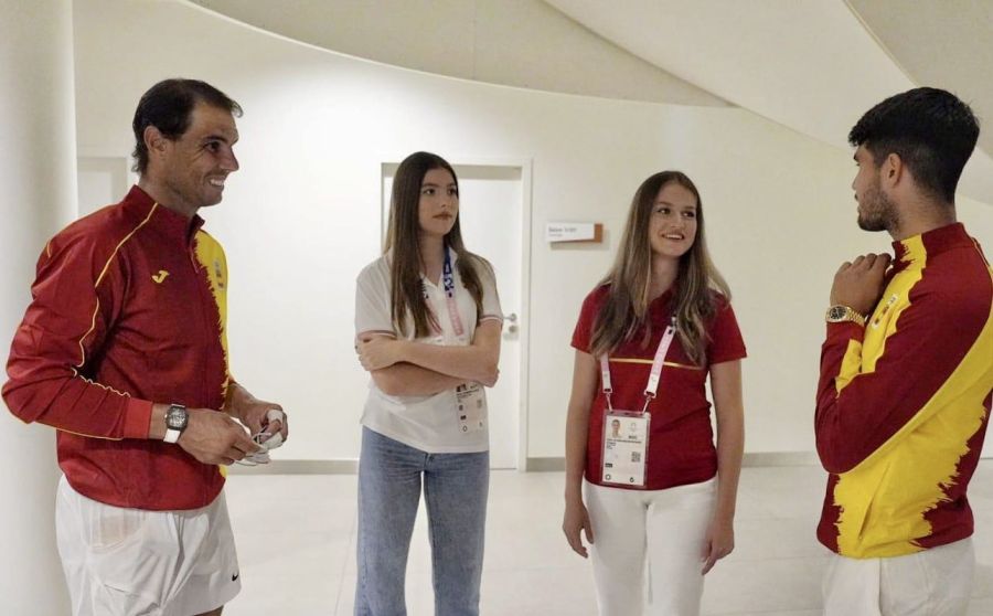 La princesa Leonor y la infanta Sofía apoyaron a Carlos Alcaraz y Rafael Nadal en los Juegos Olímpicos 2024 