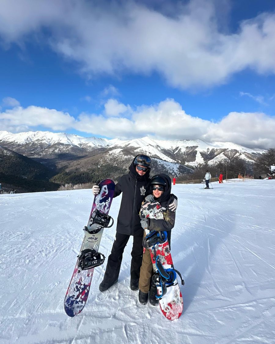 El lookazo de Pampita para la nieve en los tonos de la temporada	