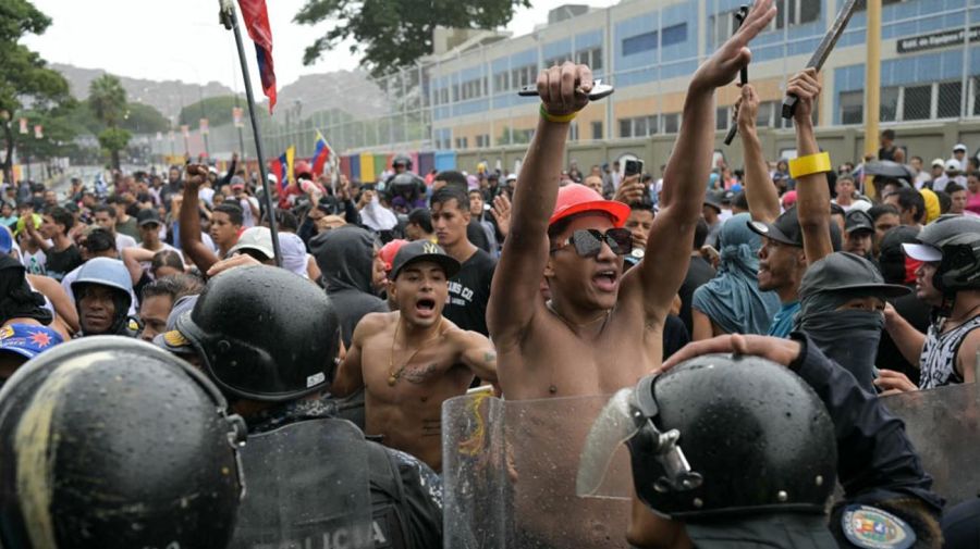 Protestas en Caracas contra un nuevo gobierno de Nicolás Maduro