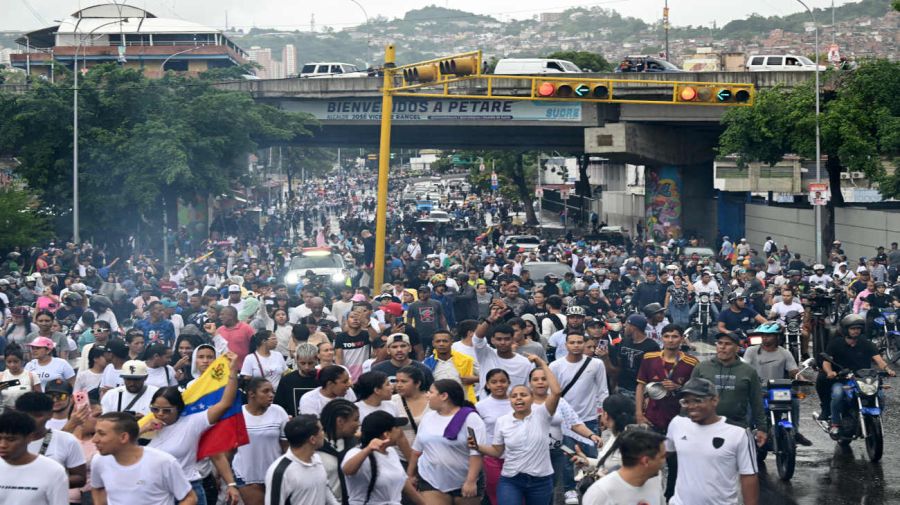 Protestas en Caracas contra un nuevo gobierno de Nicolás Maduro