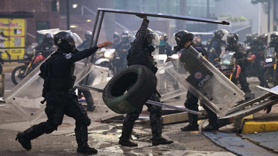 Protestas en Caracas contra un nuevo gobierno de Nicolás Maduro