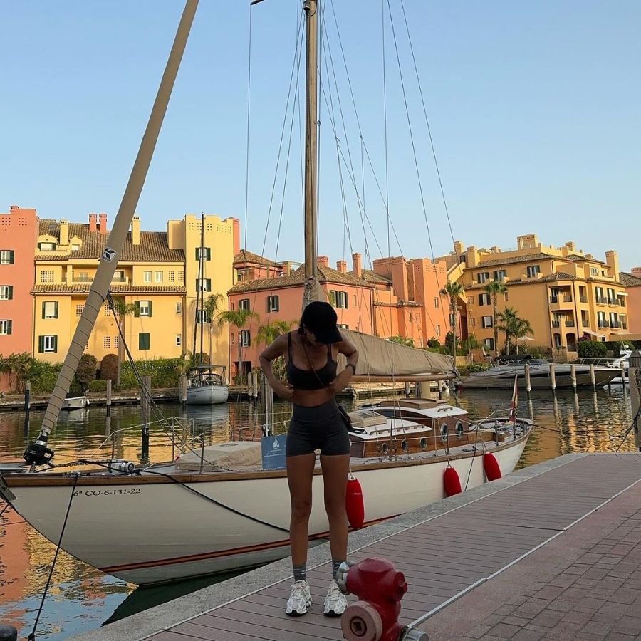 Las fotos de las minis vacaciones de Zaira Nara con sus hijos en España