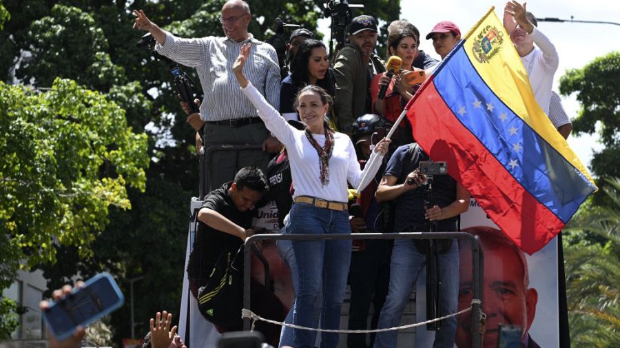 Desafiando a Maduro, Machado encabezó otra manifestación en Caracas.