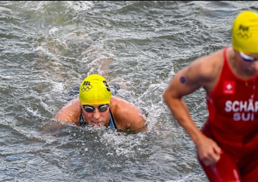 Una nadadora fue internada tras nadar en el río Sena y Bélgica se retiró del triatlón