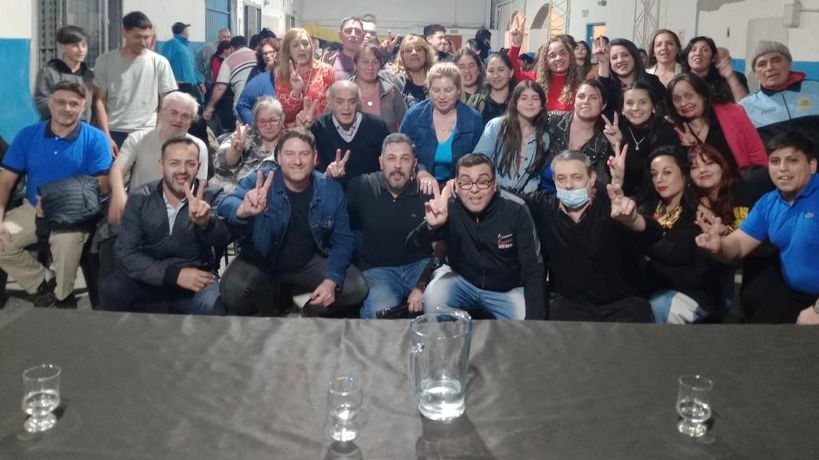 Leonardo Limia en una reunión vecinal en la seccional 13