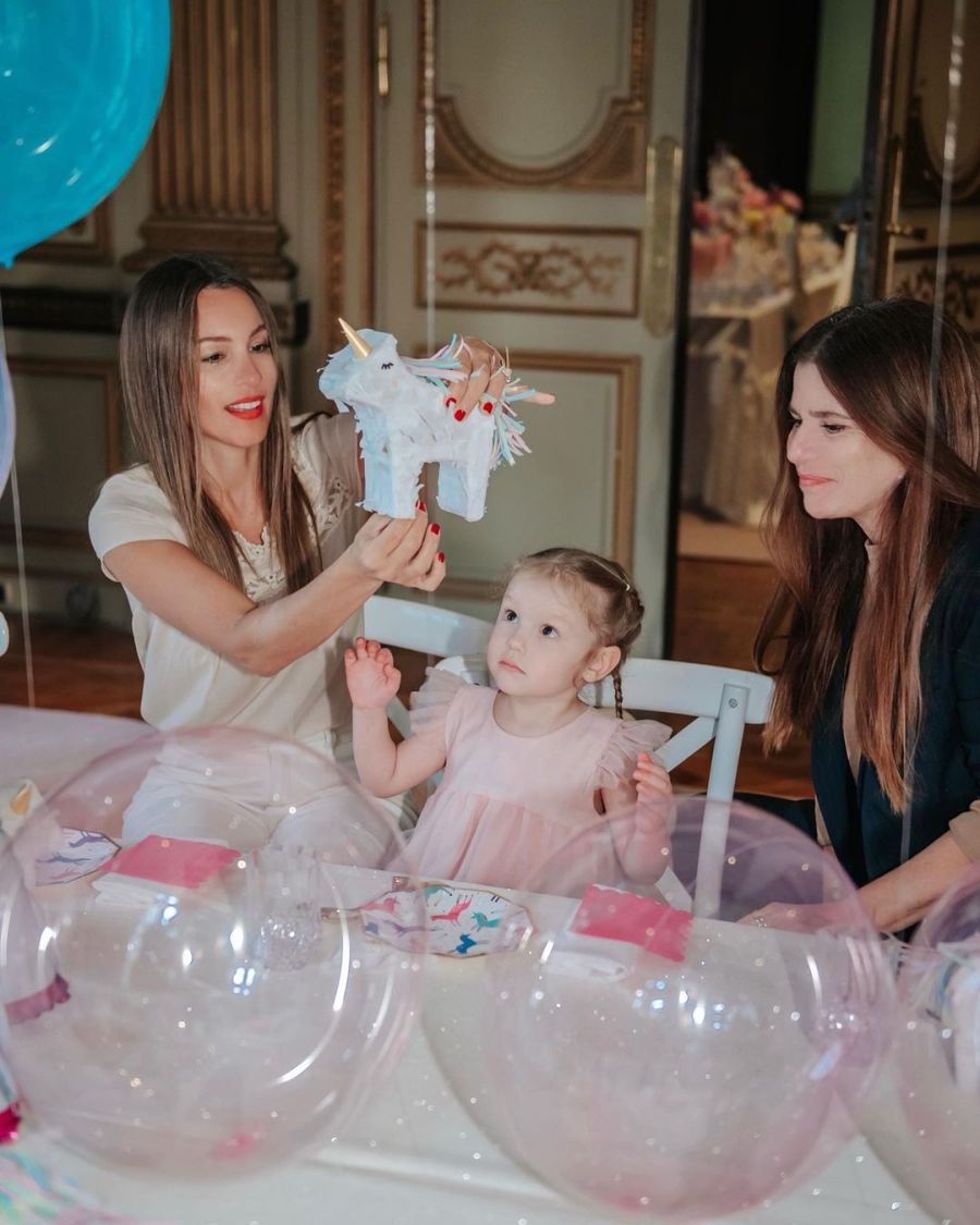 Pampita compartió fotos del cumpleaños de Ana García Moritán