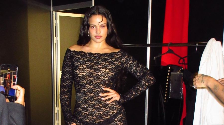 Rosalía sorprende con un cambio al estilo 