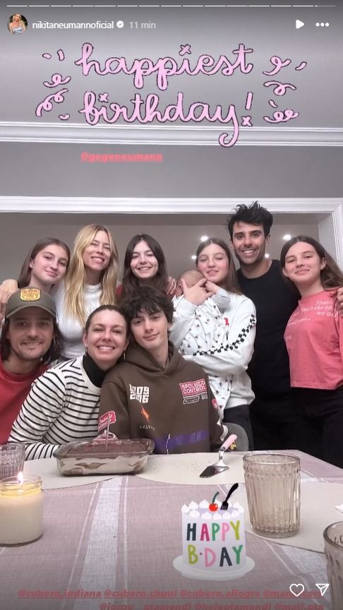 Foto familiar: Nicole Neumann junto a sus hijas y Manu Urcera estuvieron en el cumpleaños de Gege Neumann