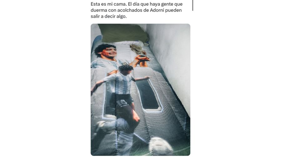 Memes del tema Adorni-Maradona