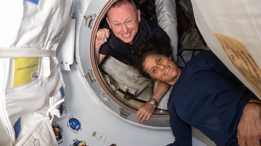 Butch Wilmore y Suni Williams astronautas en la Estación Espacial internacional 