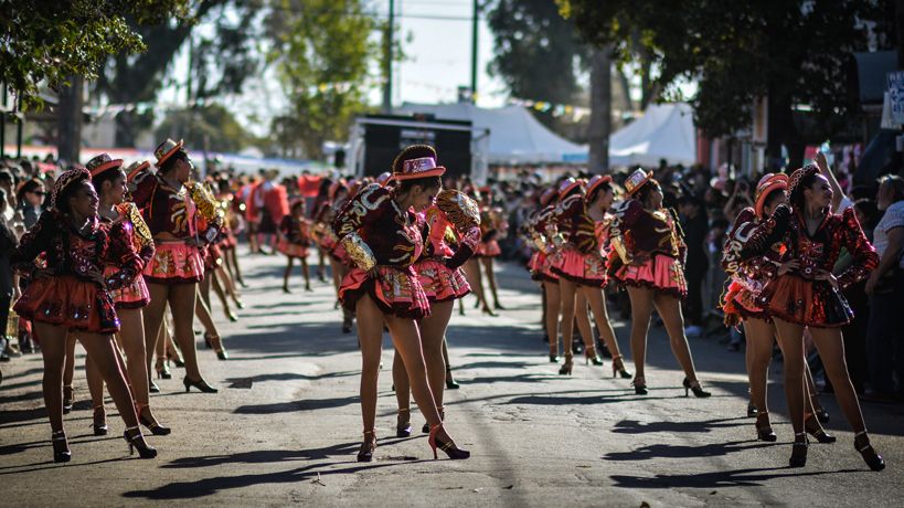 Conjuntos de bailes en Urkupiña de Villa El Libertador