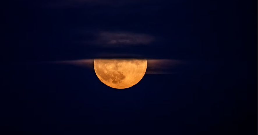 Luna de esturión de Agosto