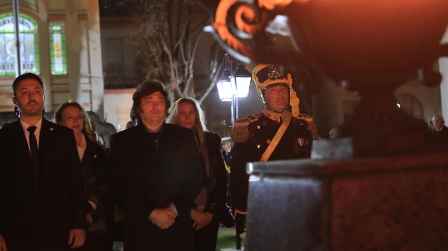 20240817 Javier Milei y Luis Petri durante el acto homenaje a José de San Martín