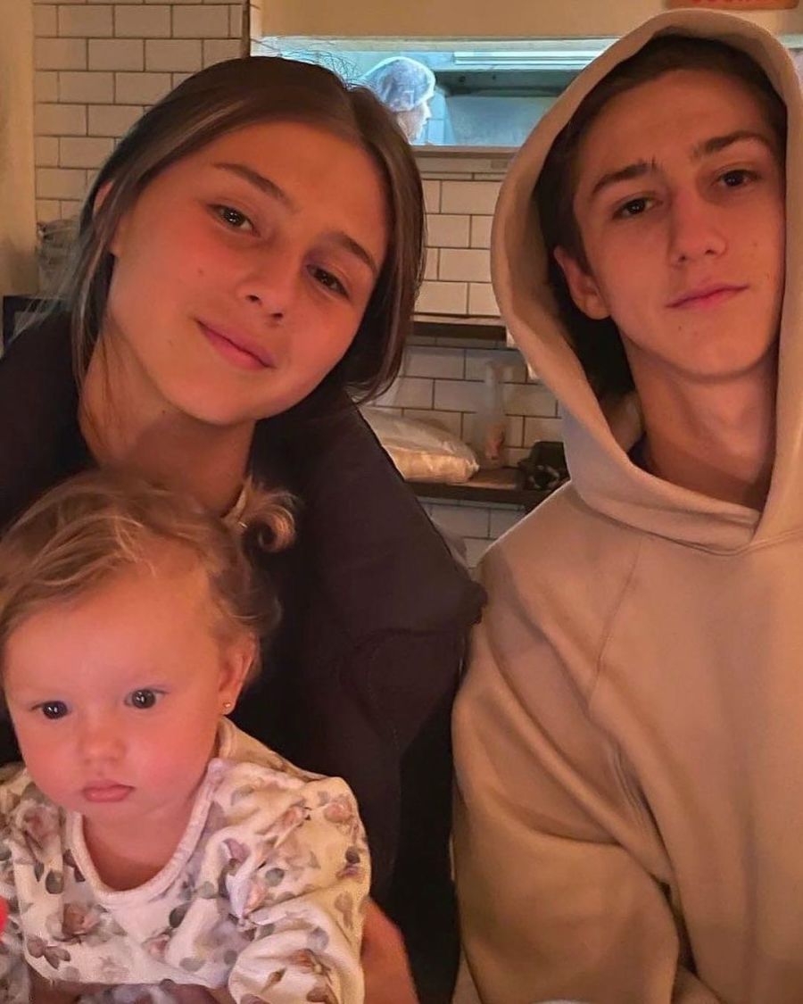 Con los hijos de Pampita incluidos, Roberto García Moritán saludó a Ana, Santino y Delfina García Moritán por el Día de la Niñez