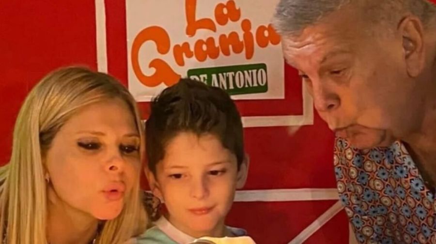 Luis Ventura, Fabiana Liuzzi y su hijo Antonito