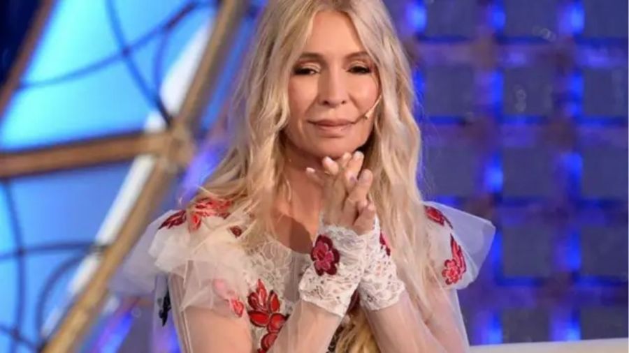 Acampe y locura de los fanáticos por el Cris Morena Day en OLGA