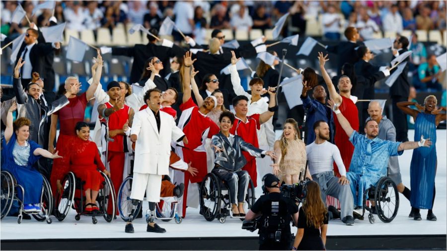 El colorido de la ceremonia inaugural de los Juegos Paralímpicos de París 2024. 