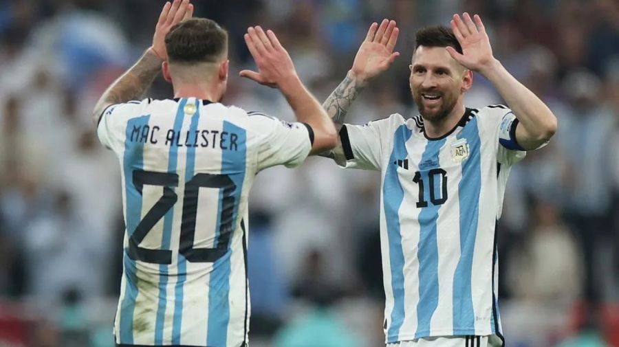 Mac Allister y Messi 