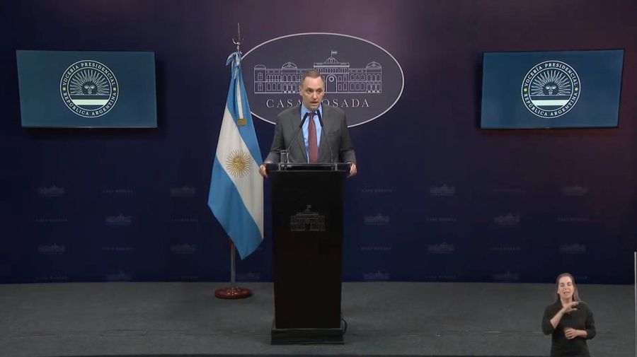 Conferencia de prensa del vocero presidencial Manuel Adorni