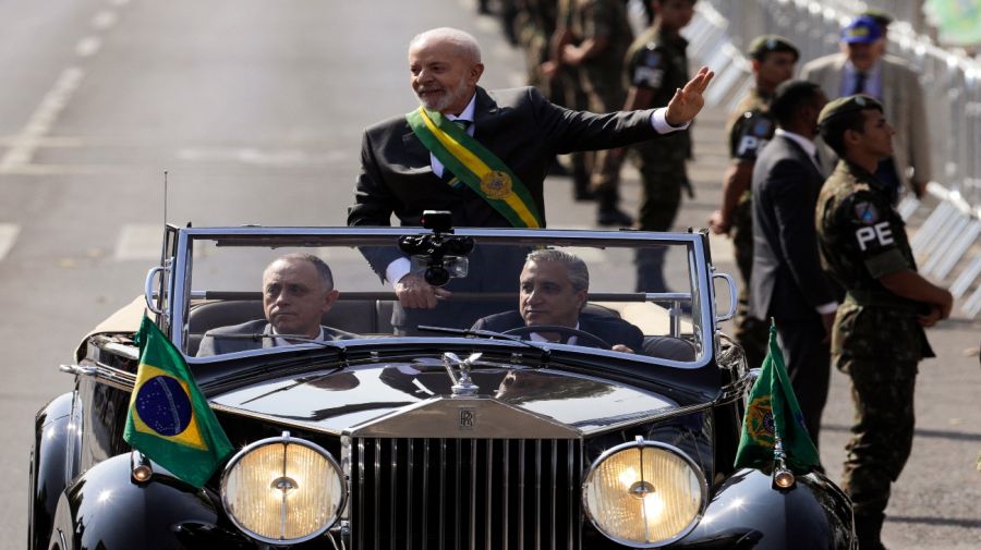 20240907 El presidente de Brasil, Luiz Inácio Lula da Silva, encabeza el desfile militar del Día de la Independencia en Brasilia