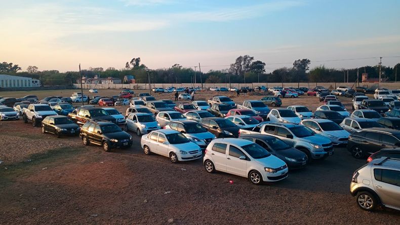 Mas de 300 autos en la Fiesta Electrónica