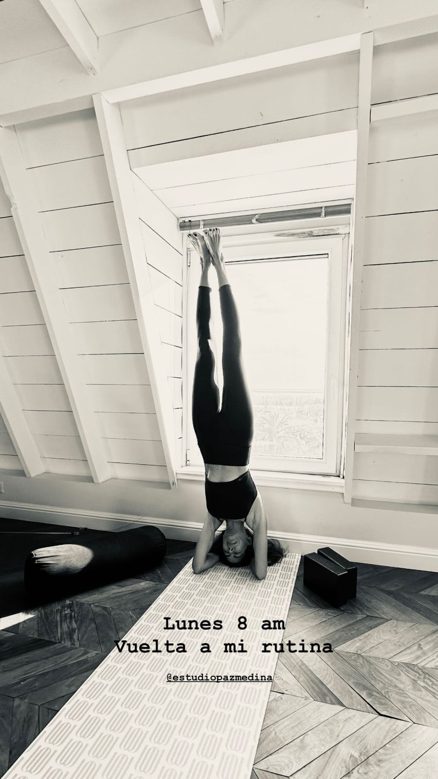 Juliana Awada se mostró haciendo yoga