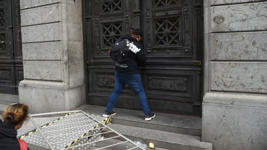 Disturbios en el Congreso por votación del veto a la ley jubilatoria