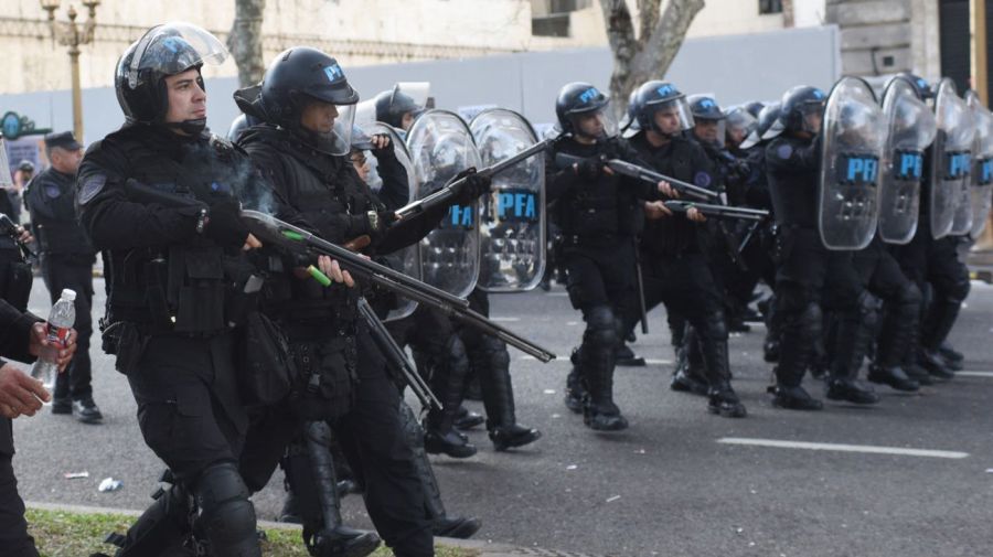 Disturbios en el Congreso por votación del veto a la ley jubilatoria