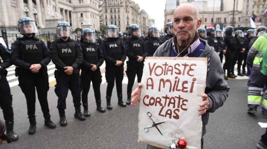 Marcha en favor de la ley jubilatoria en el Congreso