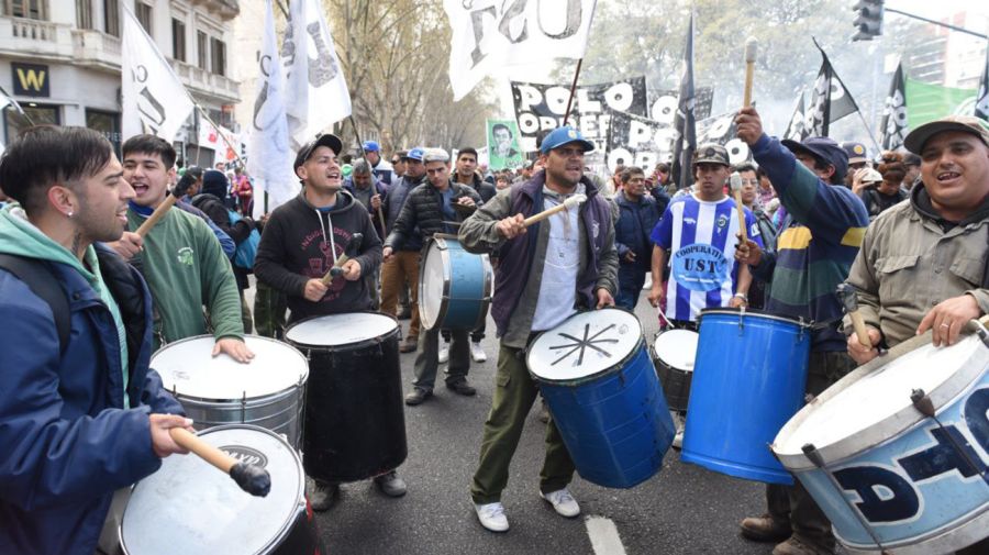 Marcha en favor de la ley jubilatoria en el Congreso