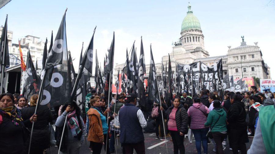 Marcha en favor de la ley jubilatoria en el Congreso