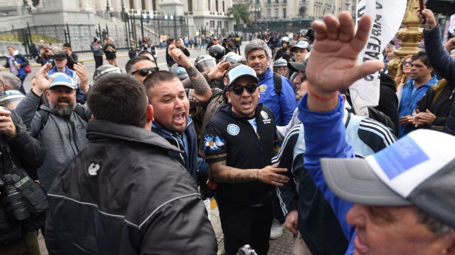 Marcha en favor de la ley jubilatoria en el Congreso