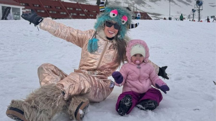 Barby Franco y Sarah Burlando en la nieve