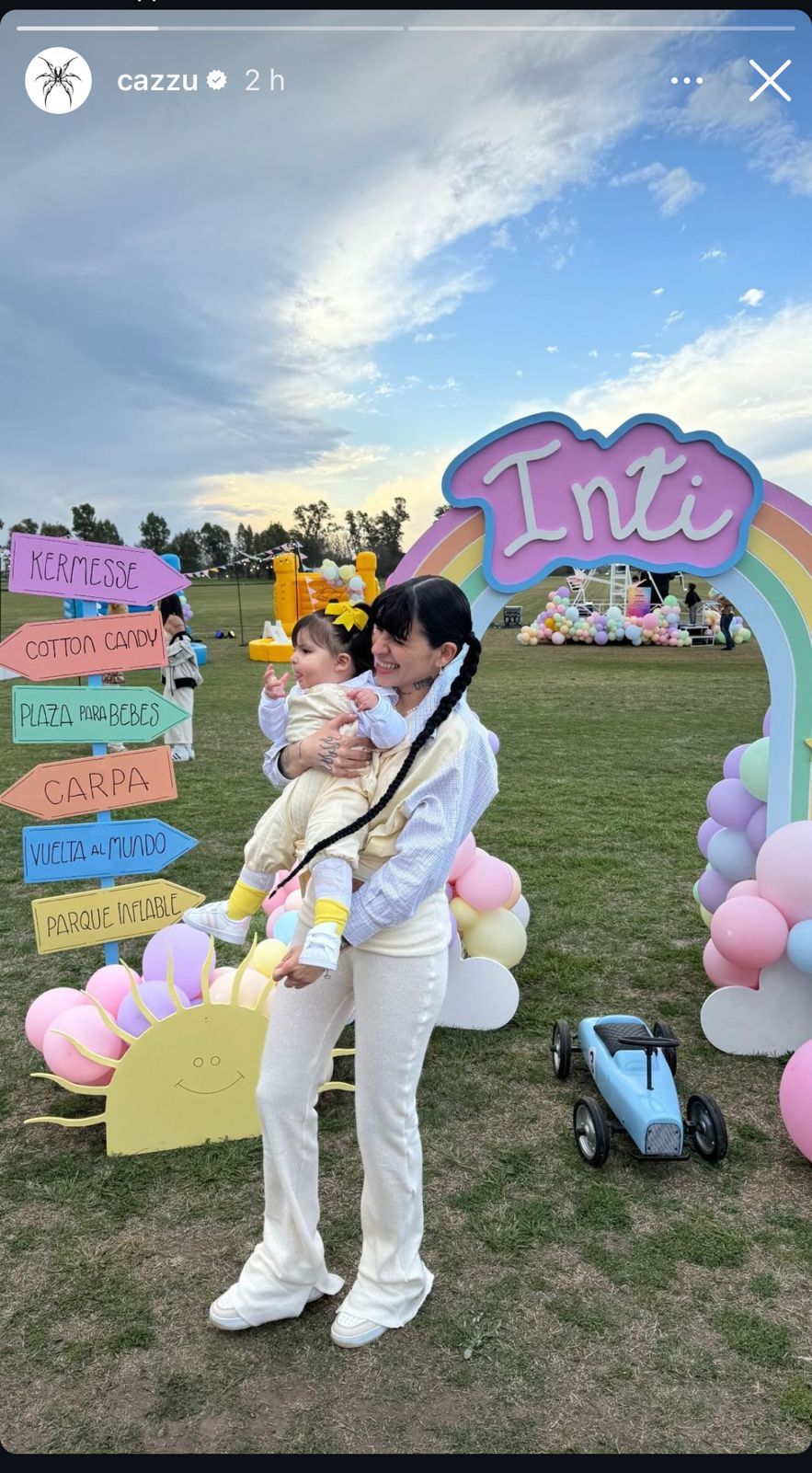 Cazzu le festejó el cumpleaños a su hija Inti en un parque | Caras