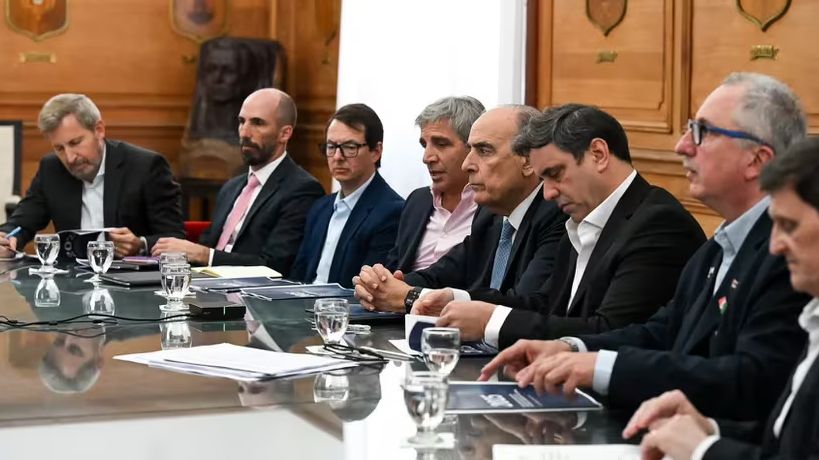 Guillermo Francos junto a Gobernadores por el presupuesto