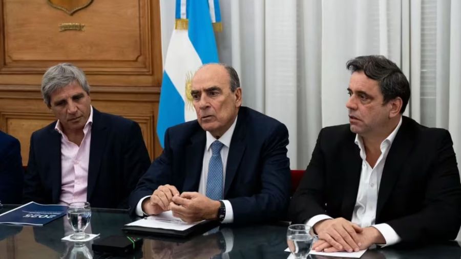 Luis Caputo y Guillermo Francos se reunieron con gobernadores de todo el país por Zoom.