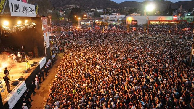 Escenario de la fiesta de la primera en Carlos Paz