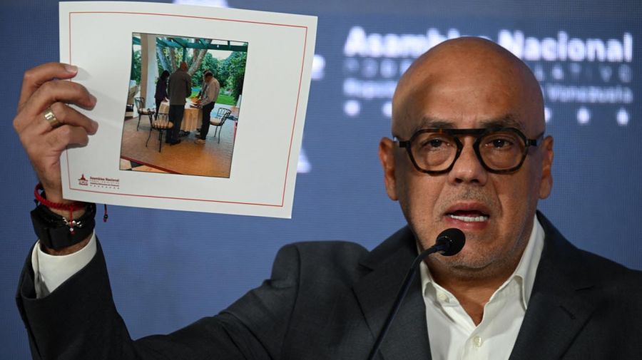 Jorge Rodríguez conferencia de prensa en la Asamblea Nacional en Caracas